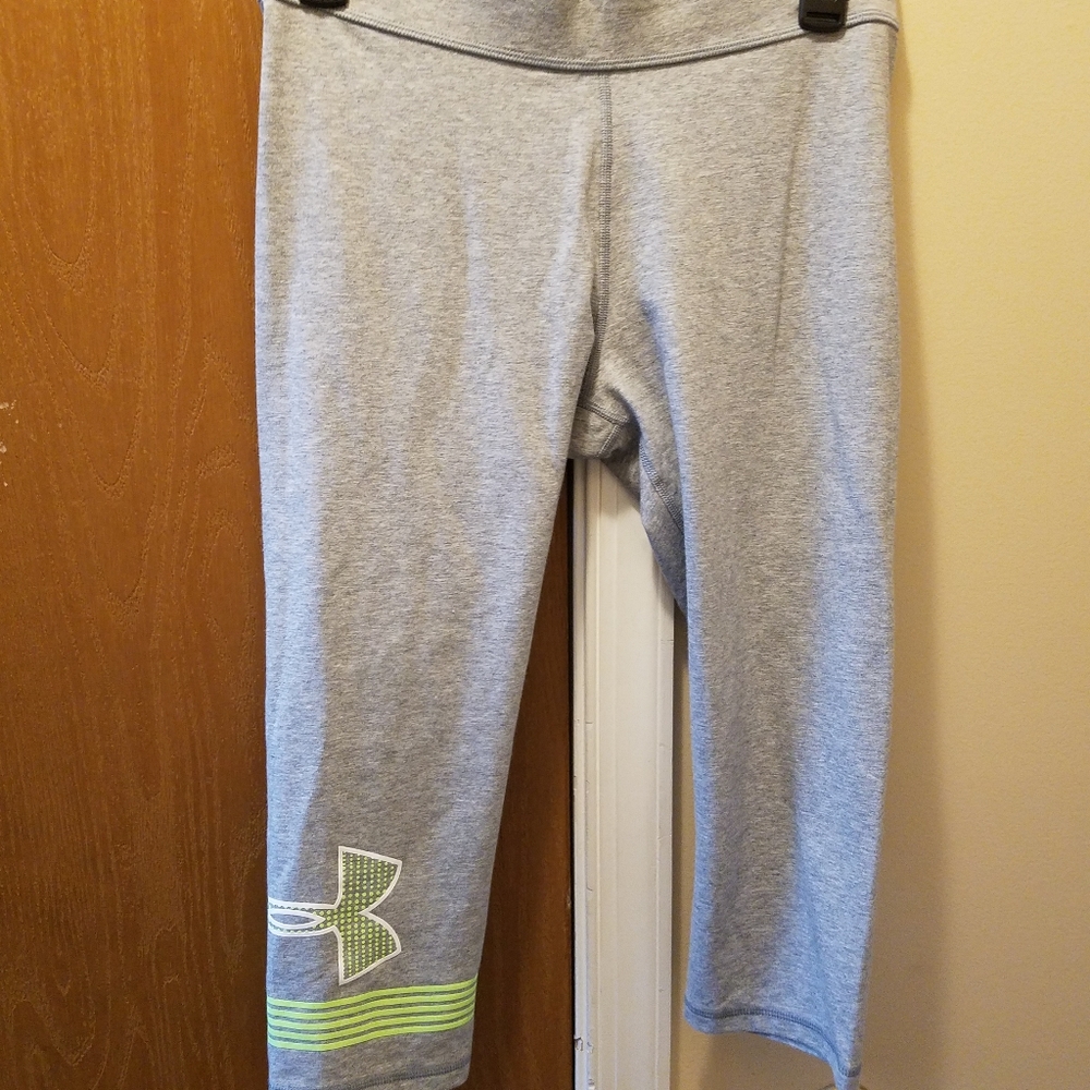 Under Armor Women's Crop leggings